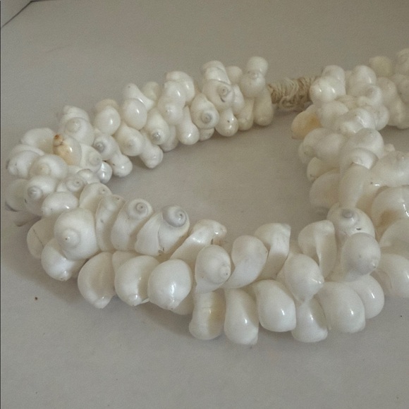 White Shell Necklace with Brown Bead - Picture 2 of 4